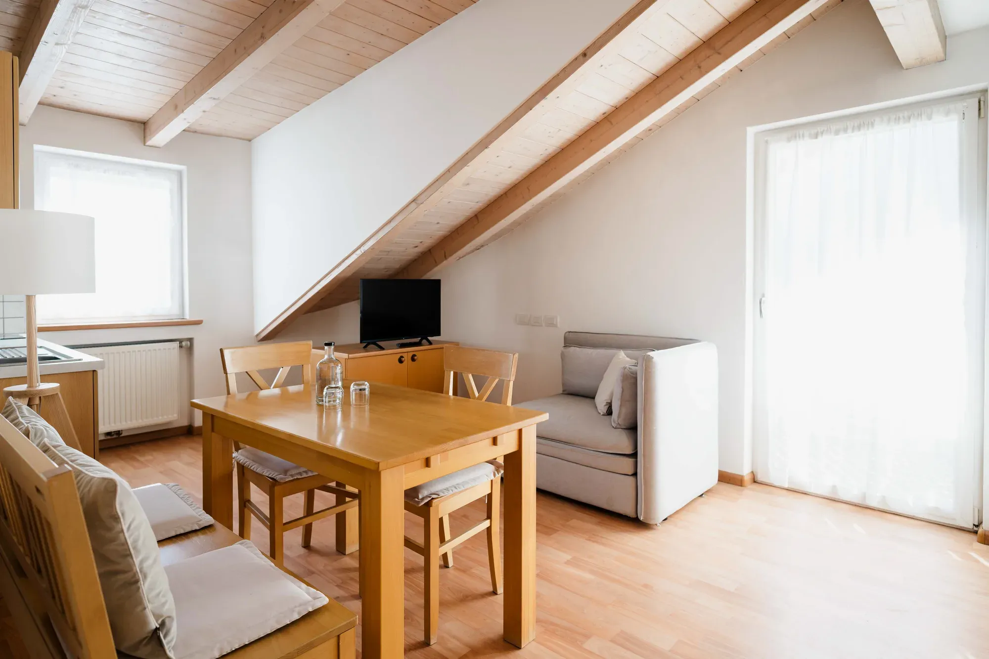 Attic – Titelbild